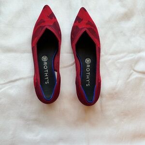 Rothy’s Red Camouflage pointed toe flat (Size 9)
